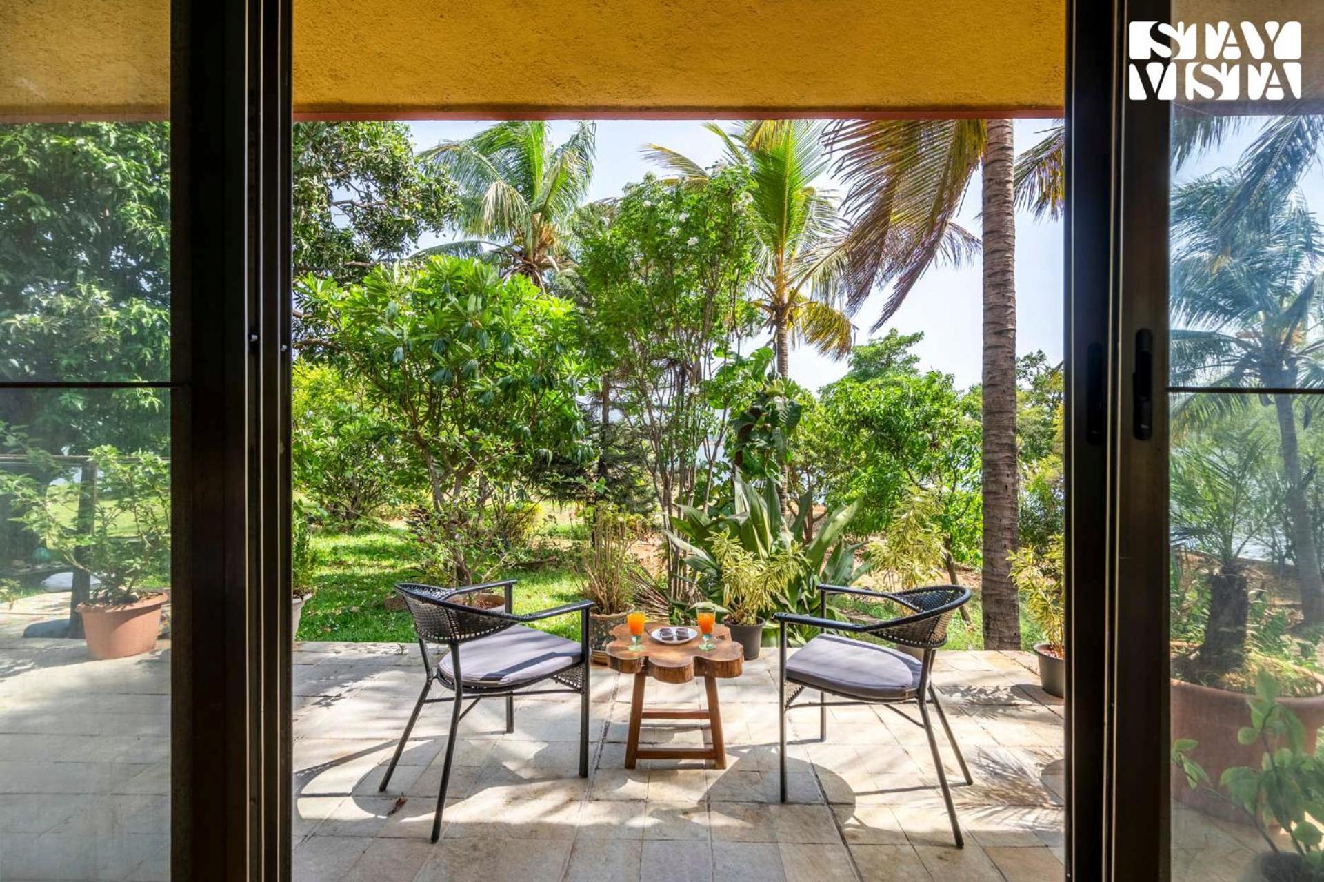 Stayvista At Three Shores With Lake View & Alfresco Dining Khamshet エクステリア 写真