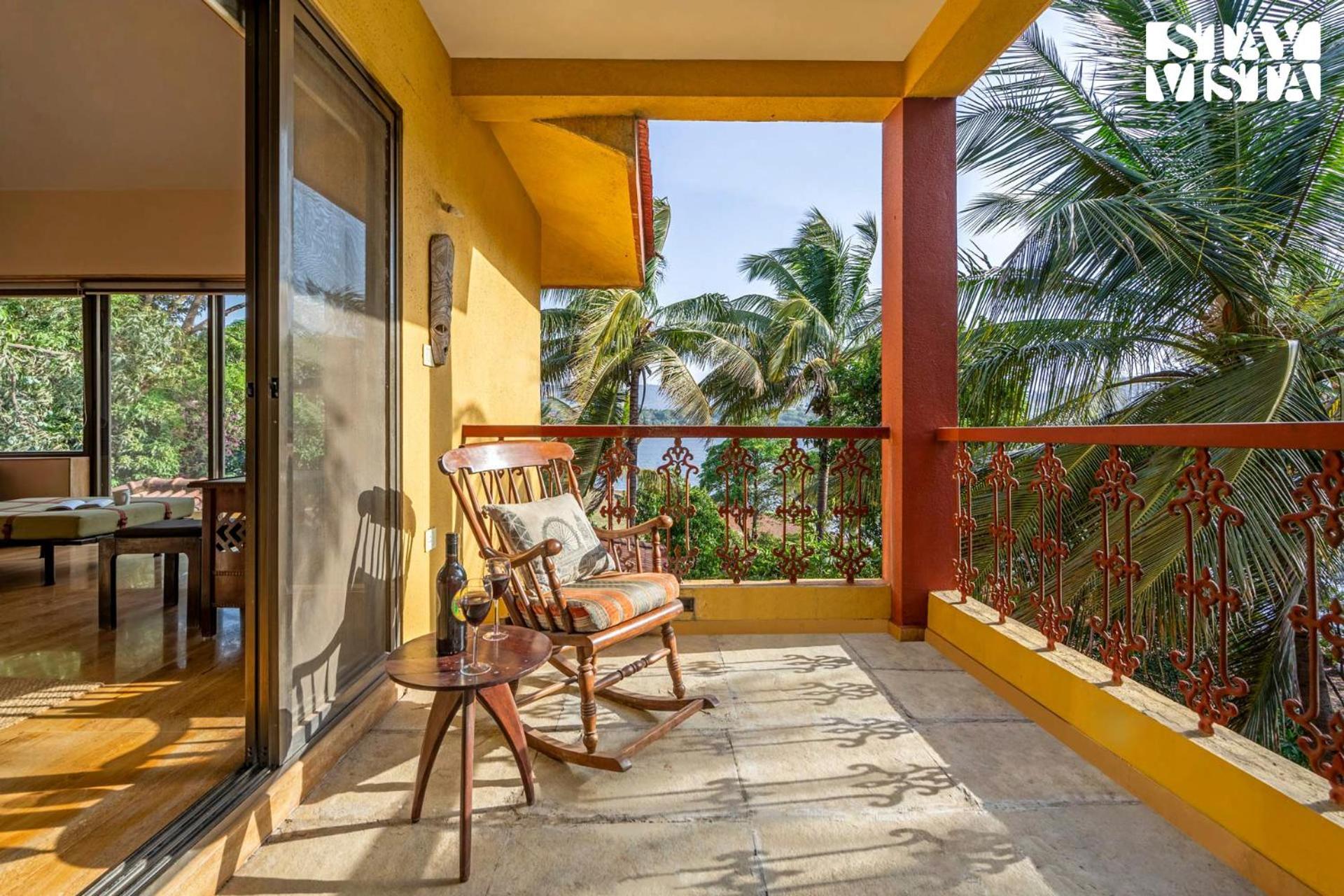 Stayvista At Three Shores With Lake View & Alfresco Dining Khamshet エクステリア 写真